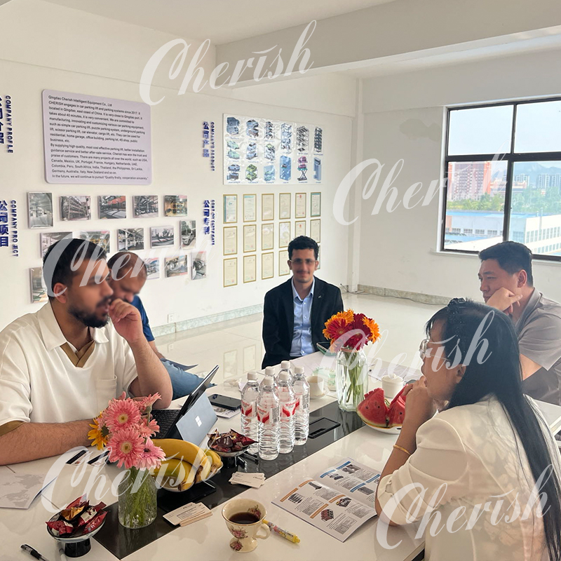 Welcome Customers from Saudi Arabia to Visit Our Factory